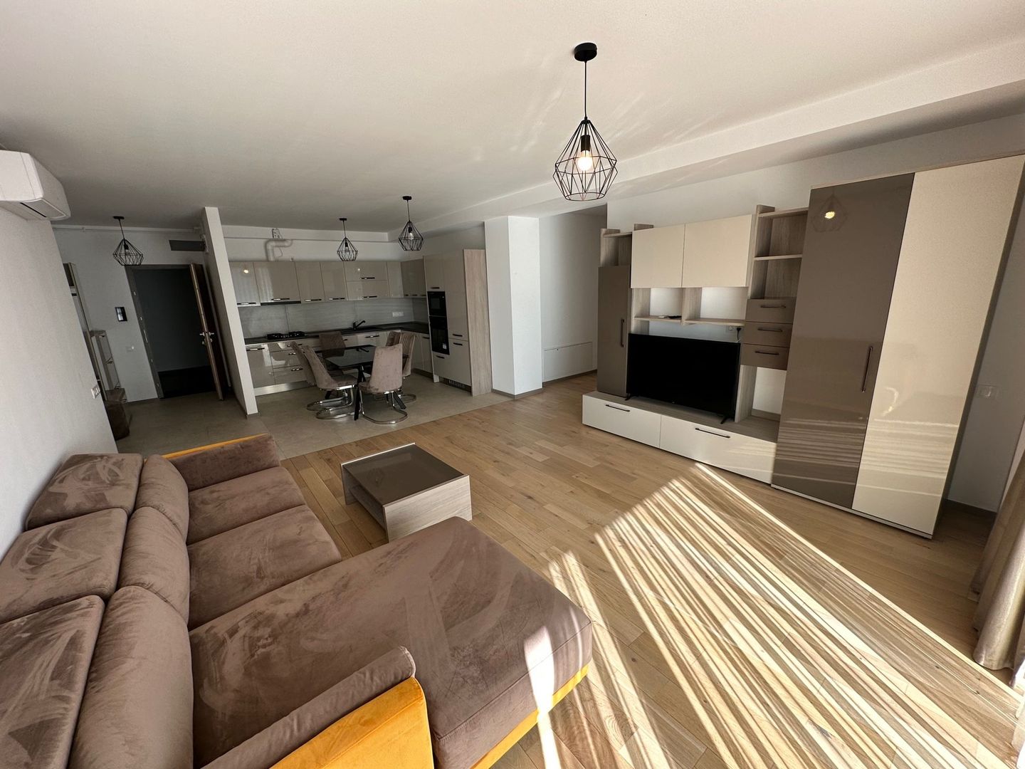 Apartament bloc nou 3 camere - parcare subterana - Poză 14