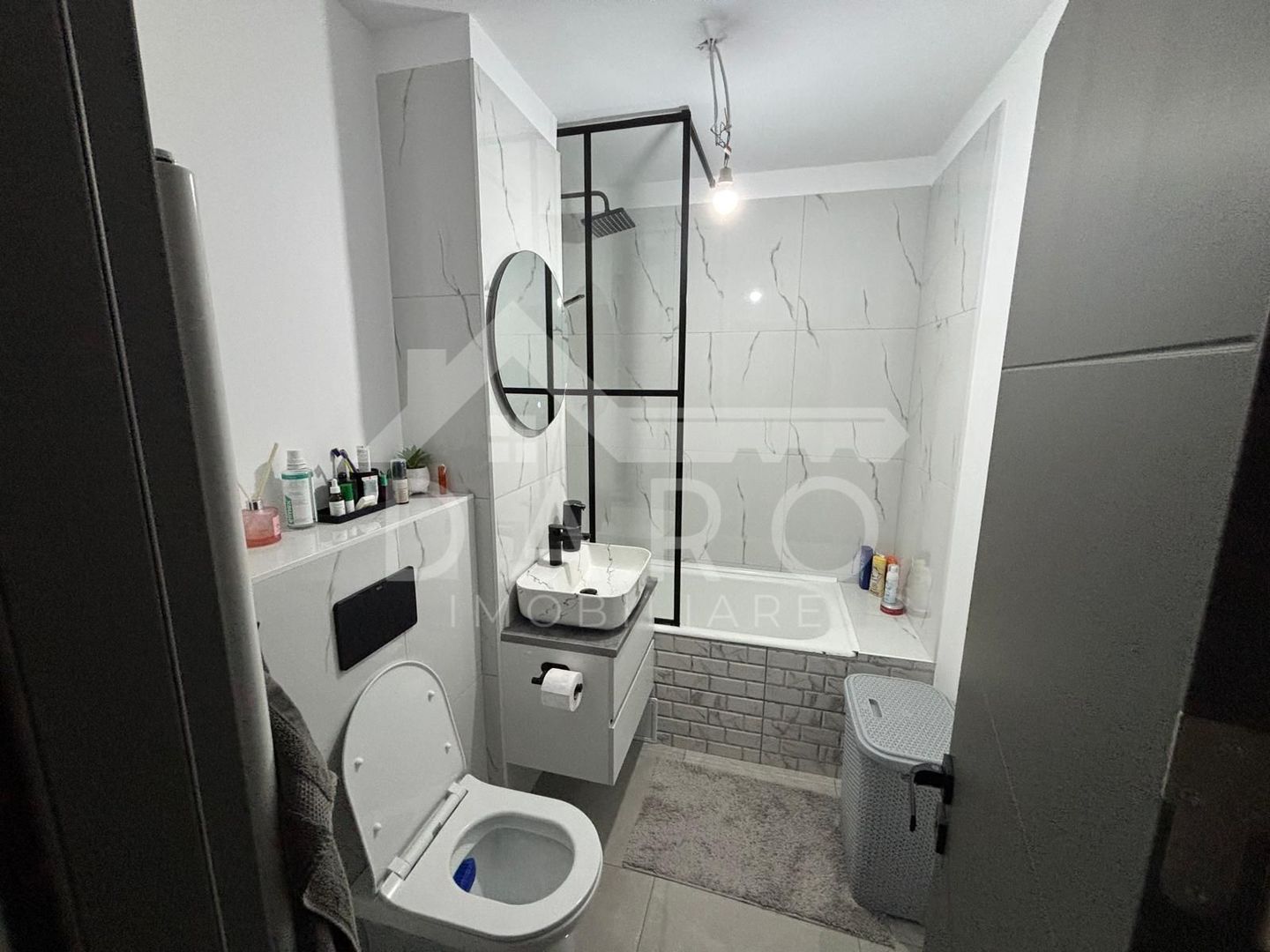 Apartament 3 camere complet renovat - Poză 3