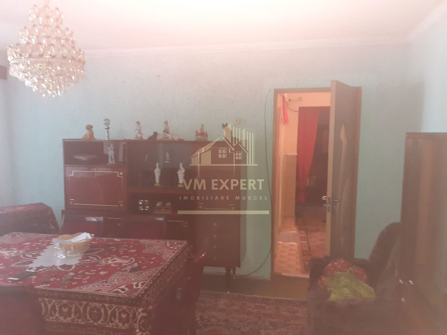 APARTAMENT 3 CAMERE, ETAJ 3, ZONA VISOI CAMPULUNG - Poză 2