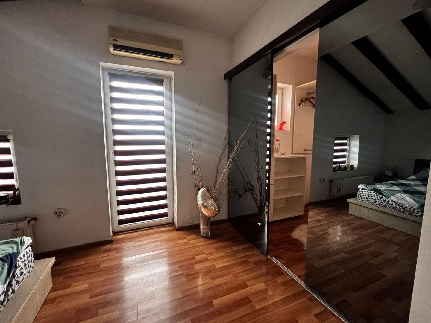 Inchiriez apartament 2 camere + dressing , langa Shopping City - Poză 5
