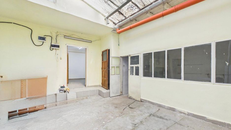 Casa cu 8 camere de vanzare | rezidential si comercial | Nerva Traian - Poză 17