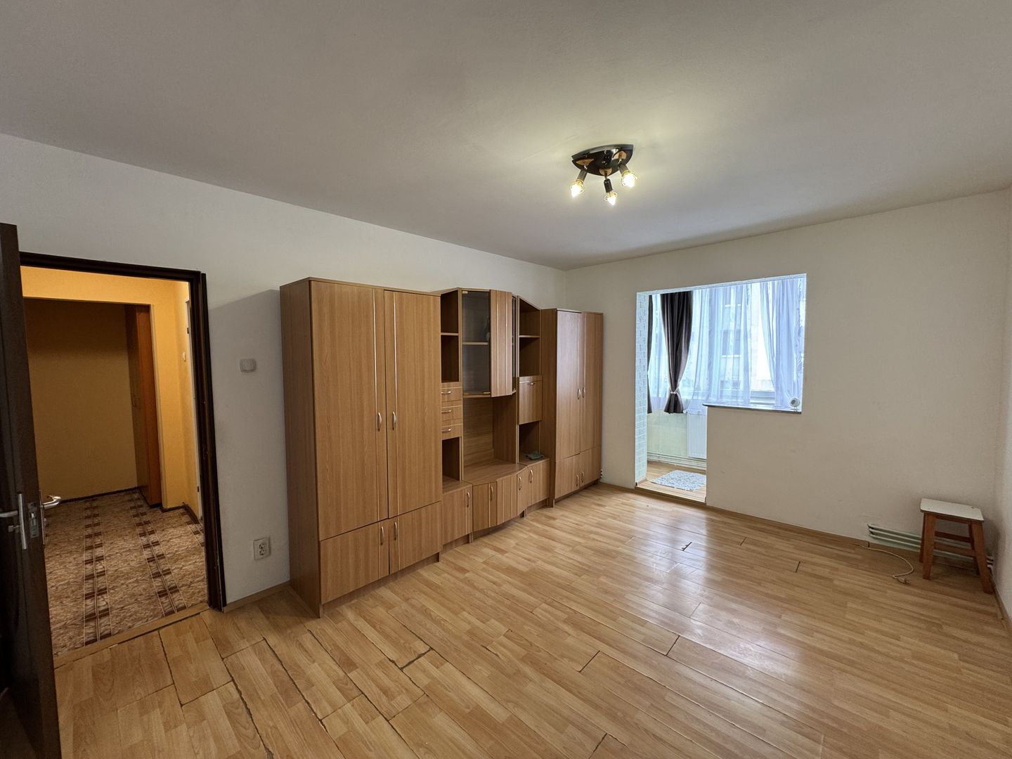 Apartament cu 2 camere in Tractorul, Strada General Mociulschi - Poză 1
