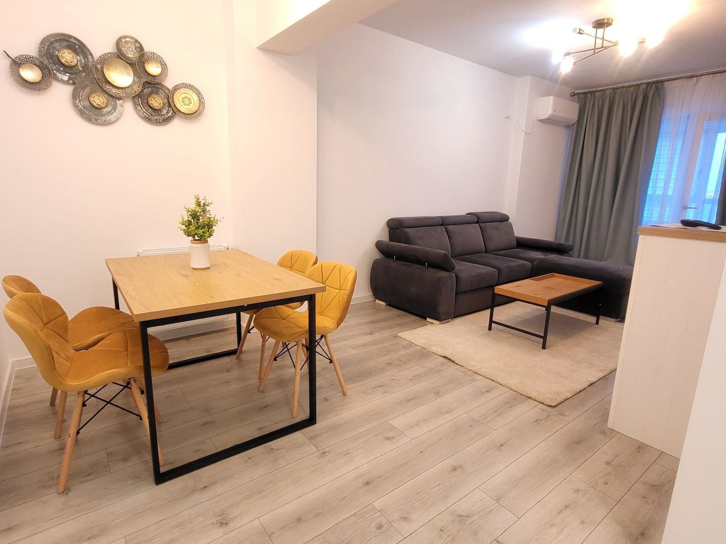 Apartament cu 2 camere - de inchiriat - Poză 1