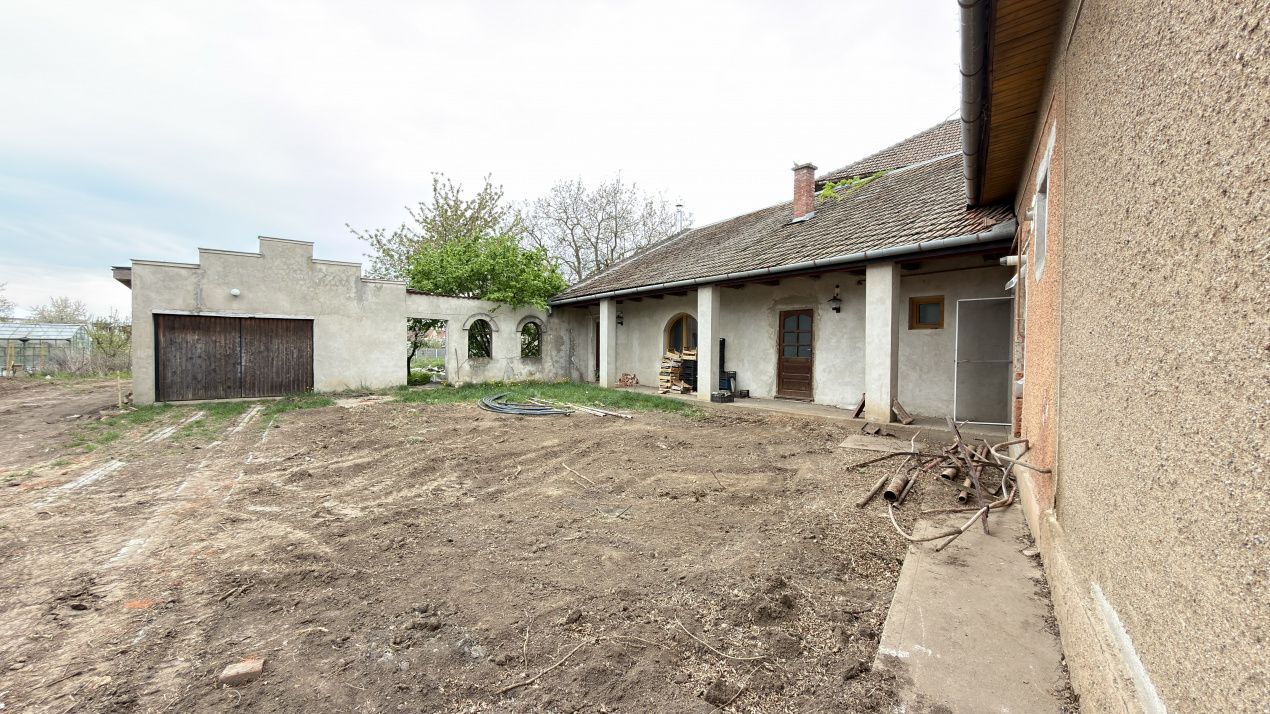 Proprietate cu 2 case | Teren 546 mp | Str. Albinelor Nr.18 - Carei - Poză 18