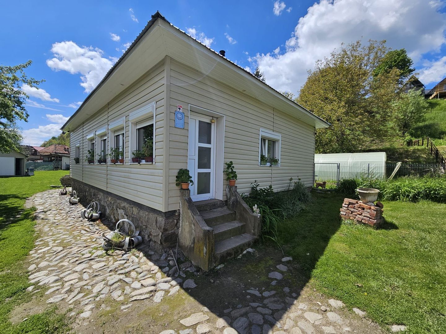 🏡 Casă de vânzare – Nucșoara, Argeș | Zonă montană | Teren 3000 mp - Poză 2