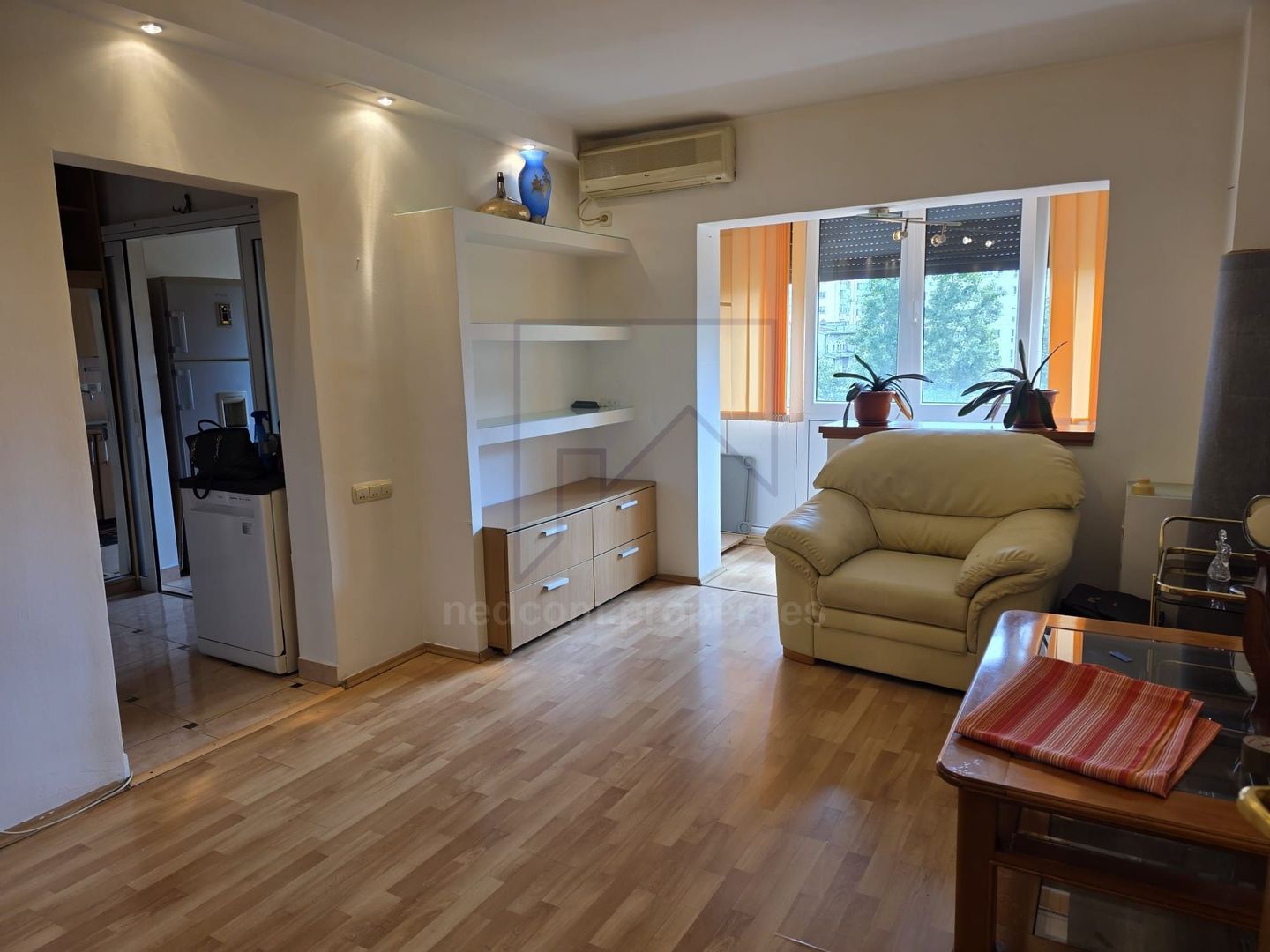 Vanzare apartament 2 camere Lizeanu - Poză 1