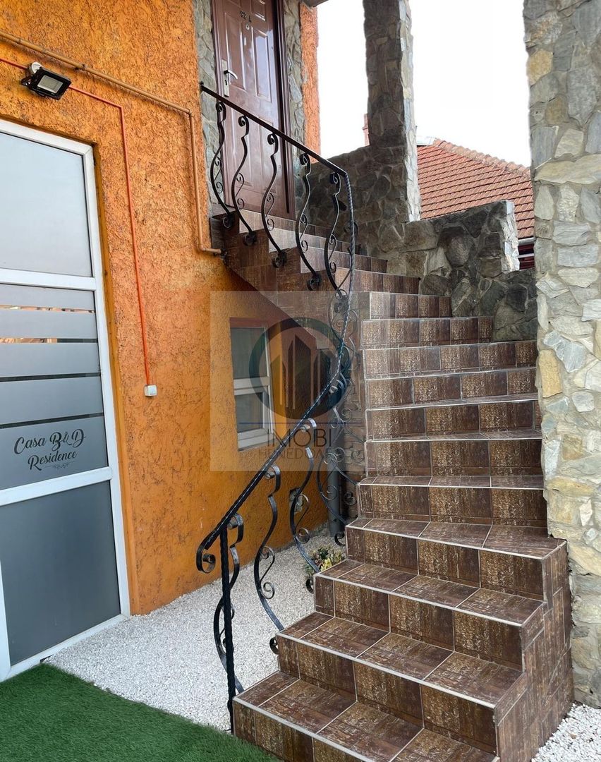 Investiție sigura, zona excelenta–Pensiune funcționala, Str.Horea Deva - Poză 16