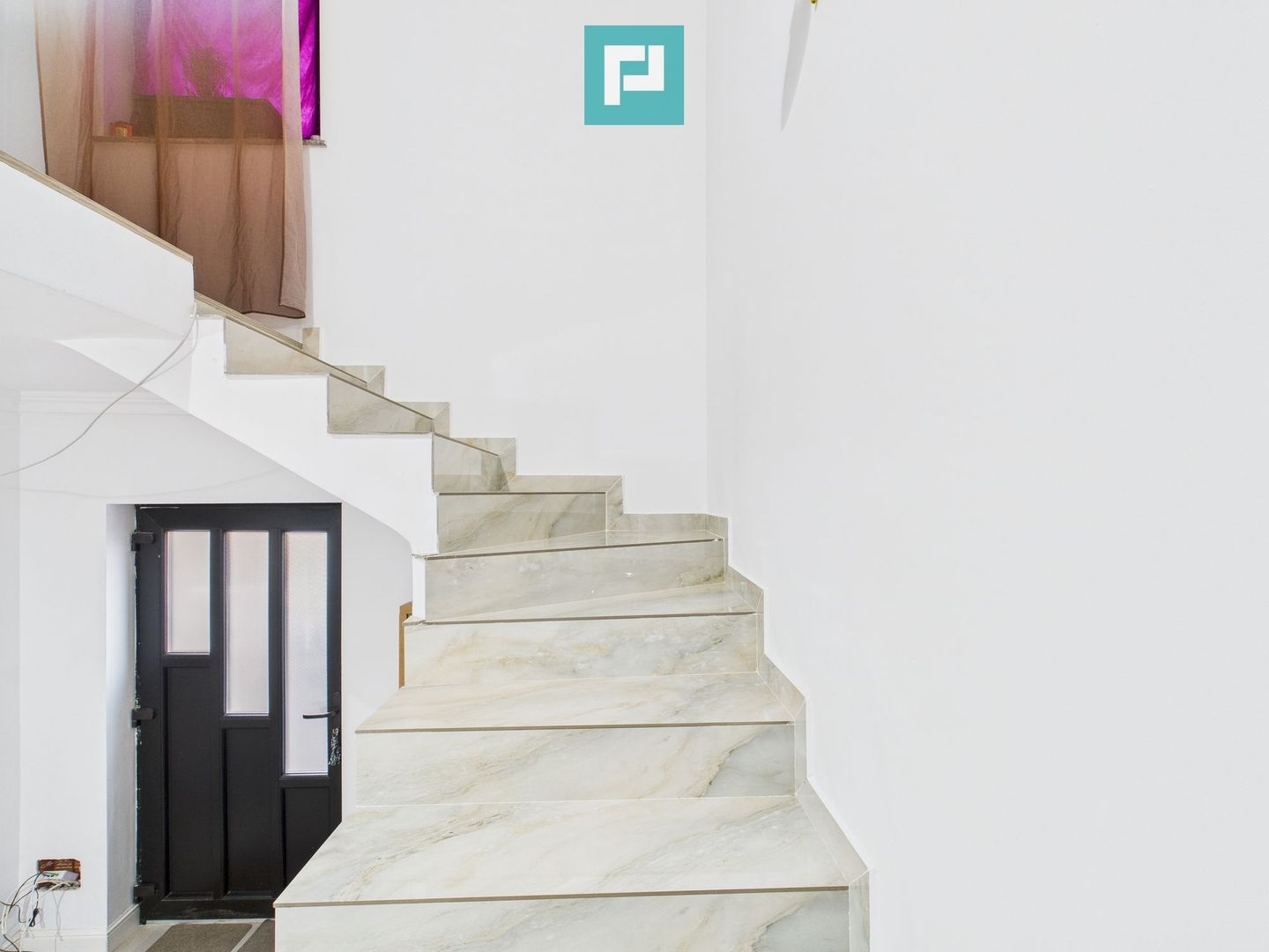 Casă cu 3 camere, P+1–Giarmata - Poză 2