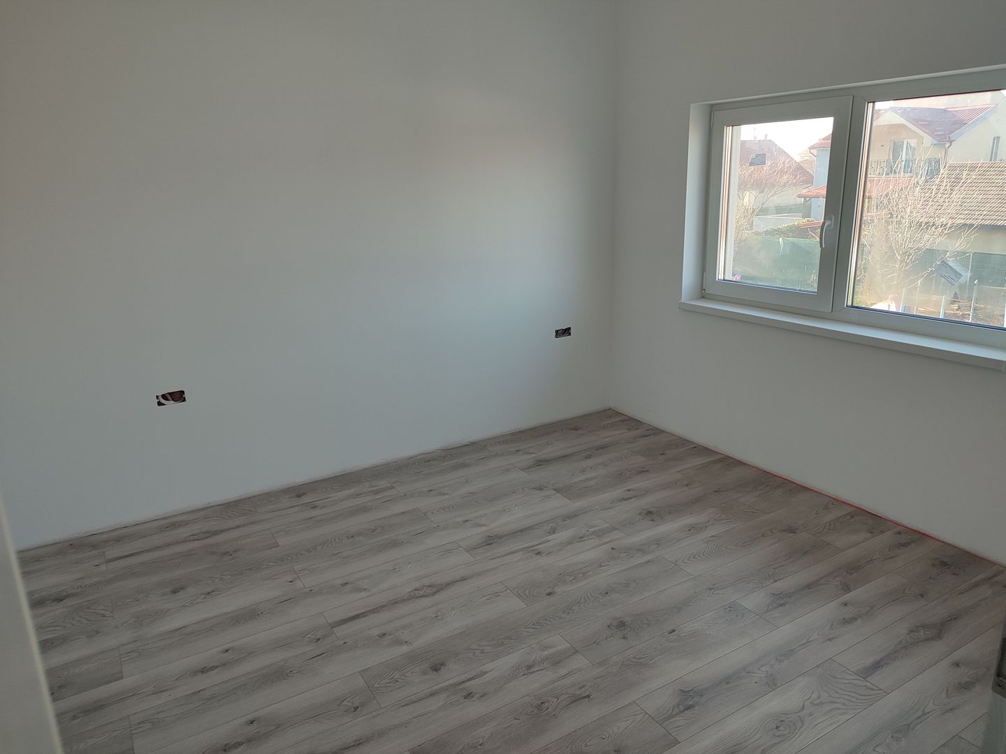 Sacalaz, 1/2 Duplex pe Etaj, 4 Camere,2 Bai,Terasa Acoperita - Poză 15