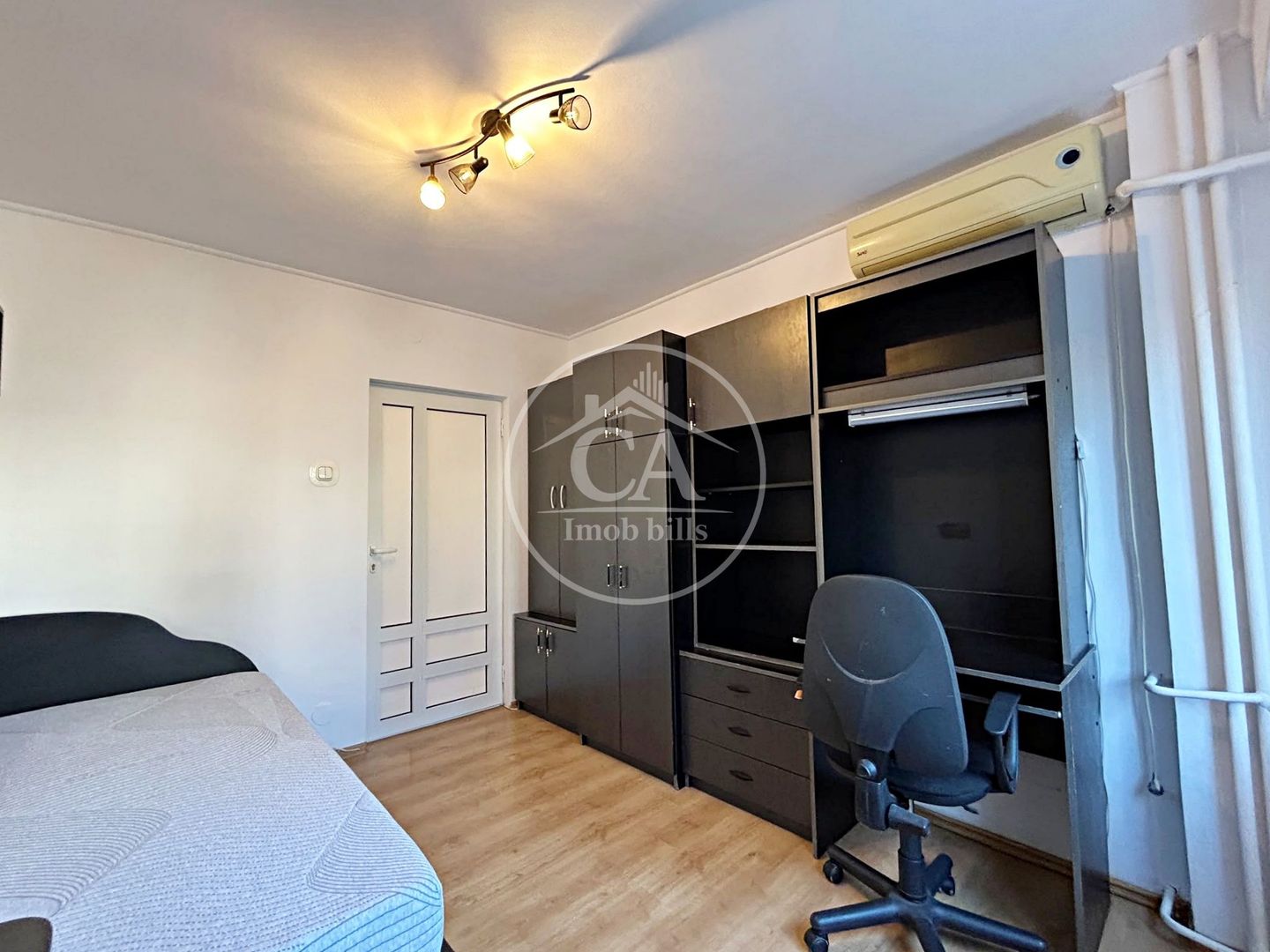 Apartament cu 3 camere de inchiriat in zona Piata Decebal, Oradea - Poză 4
