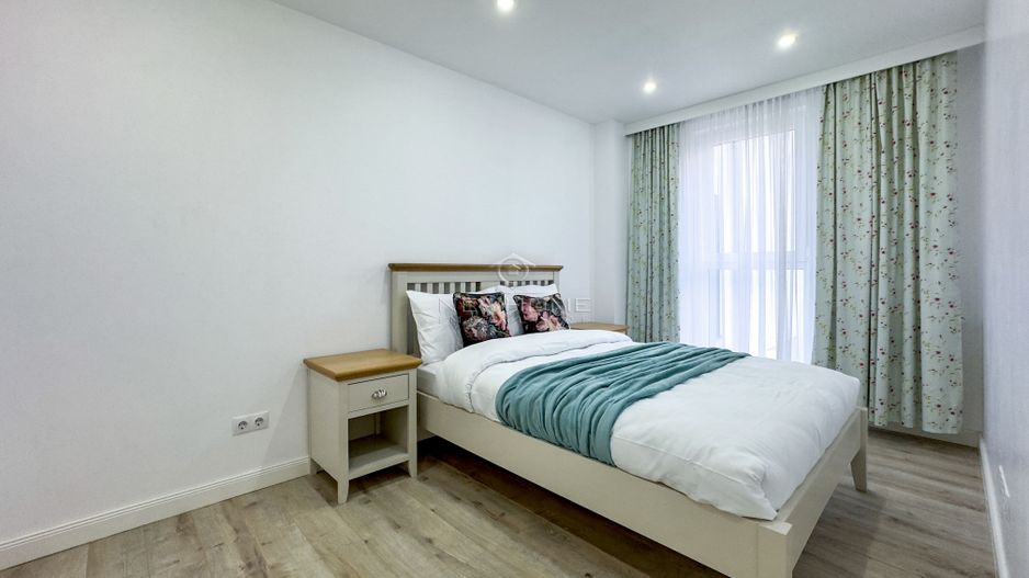 Apartament cu 3 camere de închiriat în zona Centrală - Poză 10