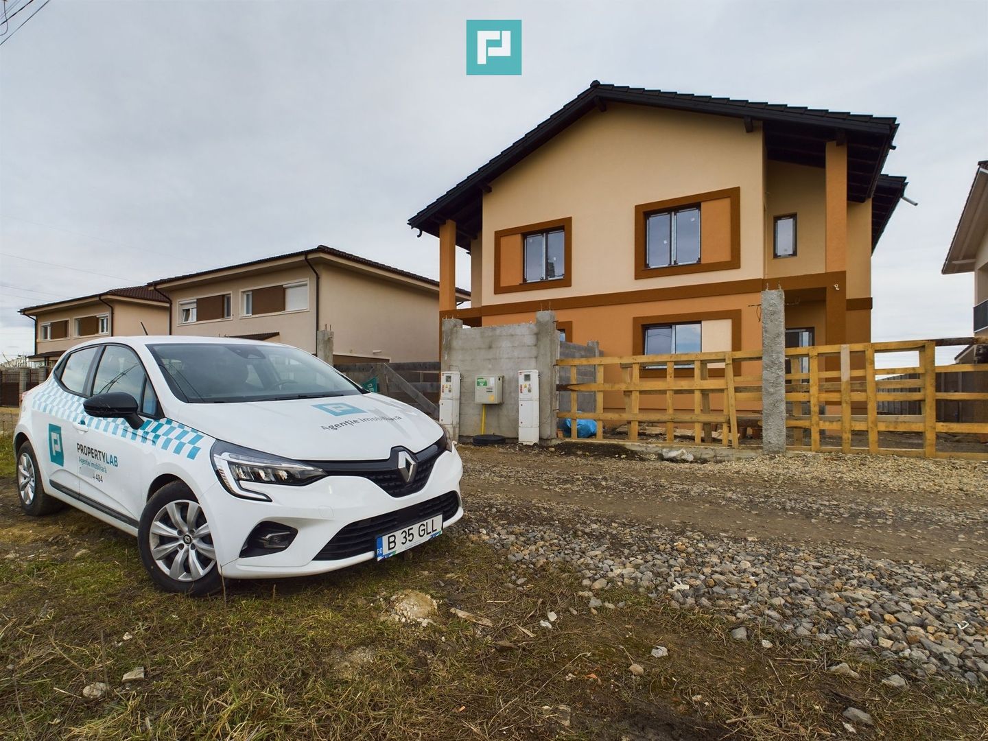 Duplex în Moșnița Nouă, în spate la Castel - Poză 3