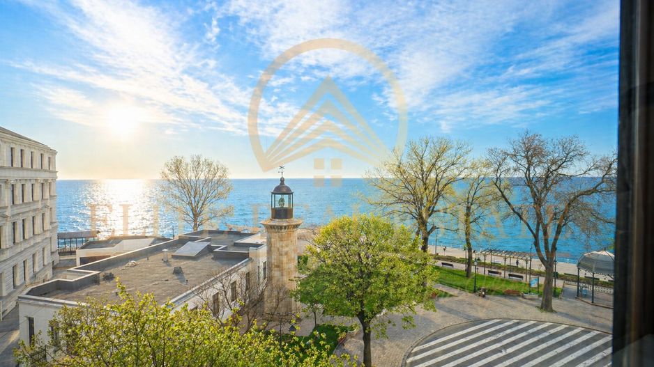 De vanzare | Apartament 4 camere | Langa Cazino | Vedere la mare - Poză 1