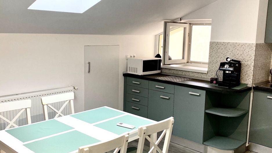 Casa de inchiriat central - Poză 3