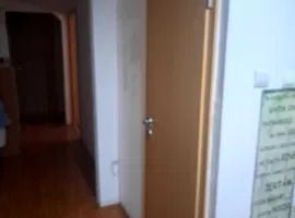 Apartament 3 camere Lipovei etaj 2 cu centrala - Poză 3