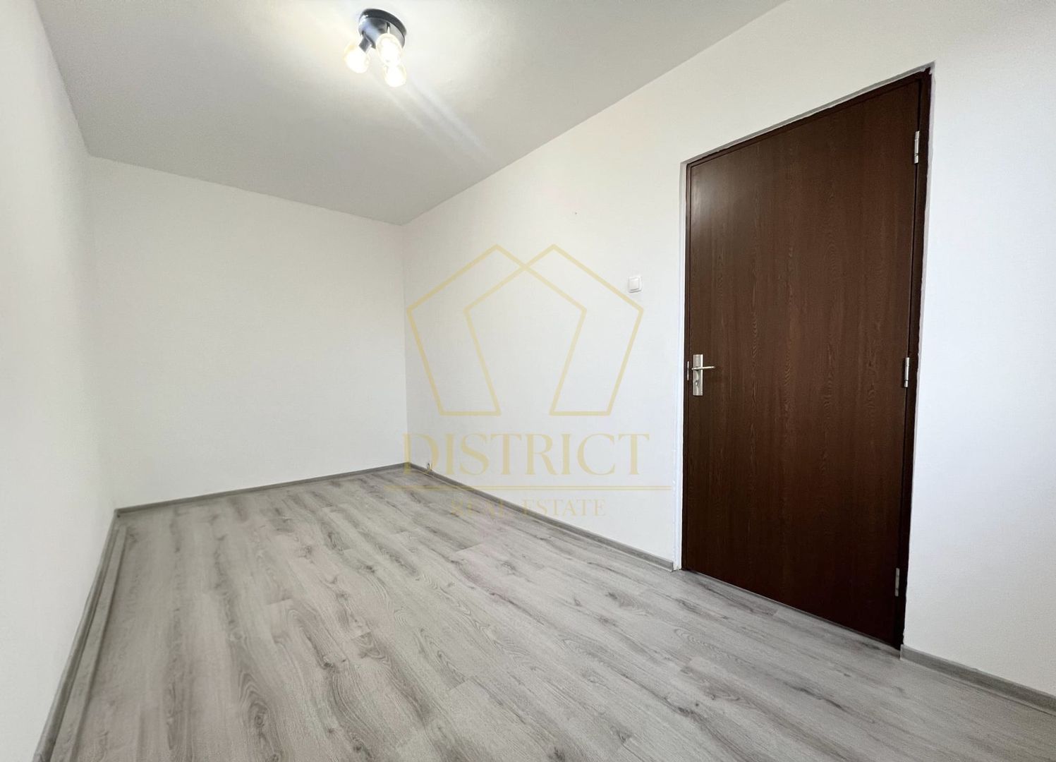 Apartament renovat cu 2 camere  | Shopping City | Sagului - Poză 4