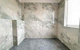 Duplex despartit prin camera tehnica, 5 camere, asfalt | Giarmata Vii - Poză 8