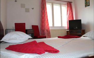 Casă spațioasă | 250 mp utili | 8 camere | Curte cu filigorie - Poză 9