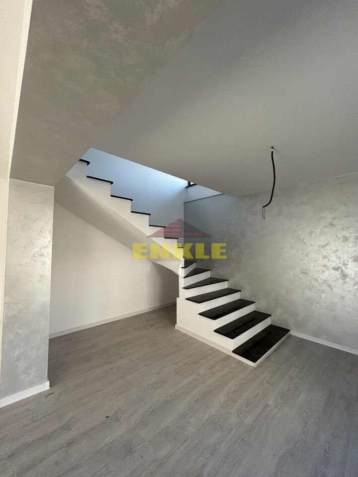 Casa de vanzare, zona Liceul Pedagogic. Pret 225.000€ Negociabil! - Poză 2