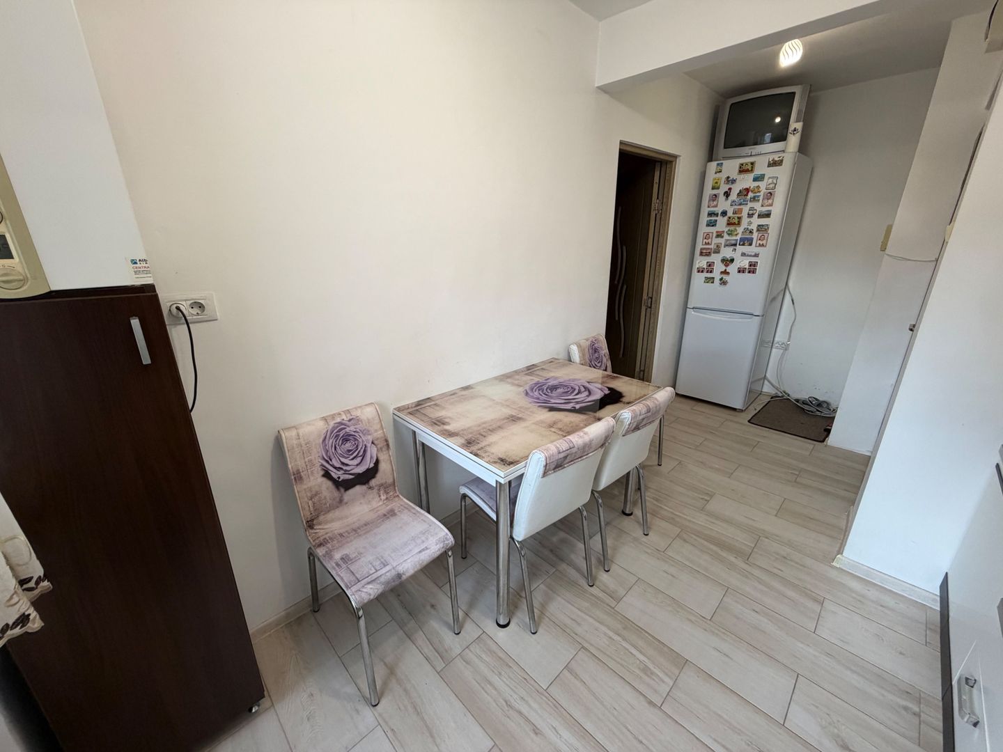 Apartament 2 camere, etaj 2 - zona Cetate - Poză 6