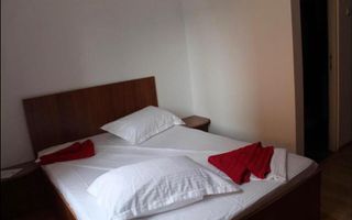 Casă spațioasă | 250 mp utili | 8 camere | Curte cu filigorie - Poză 3