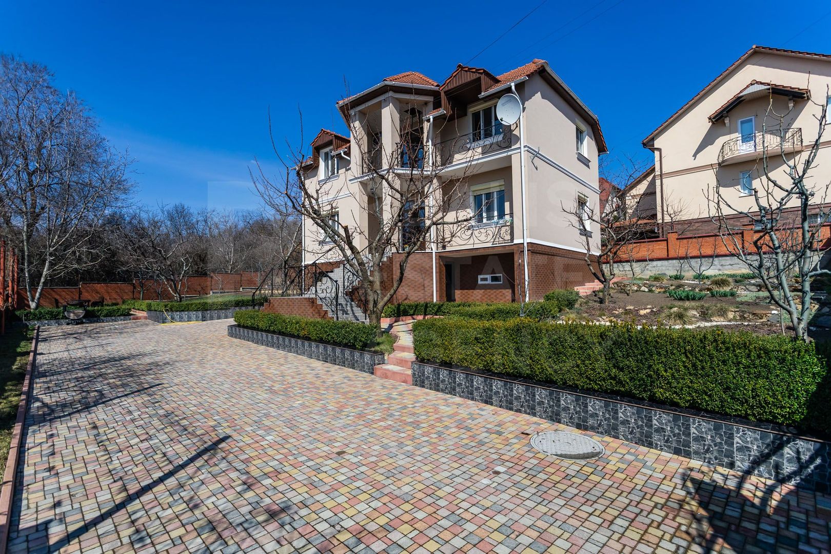 Vânzare, casă, 3 nivele, 200 mp + 10 ari, str. Gura Văii, Rîșcani - Poză 1