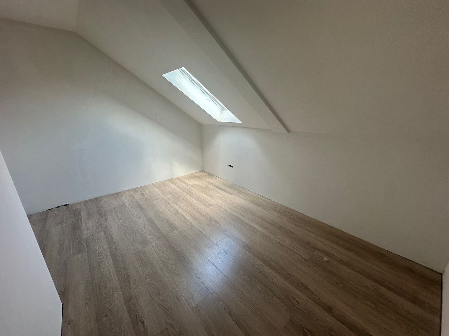 Apartment bloc nou cu lift si loc de parcare inclus - Poză 15