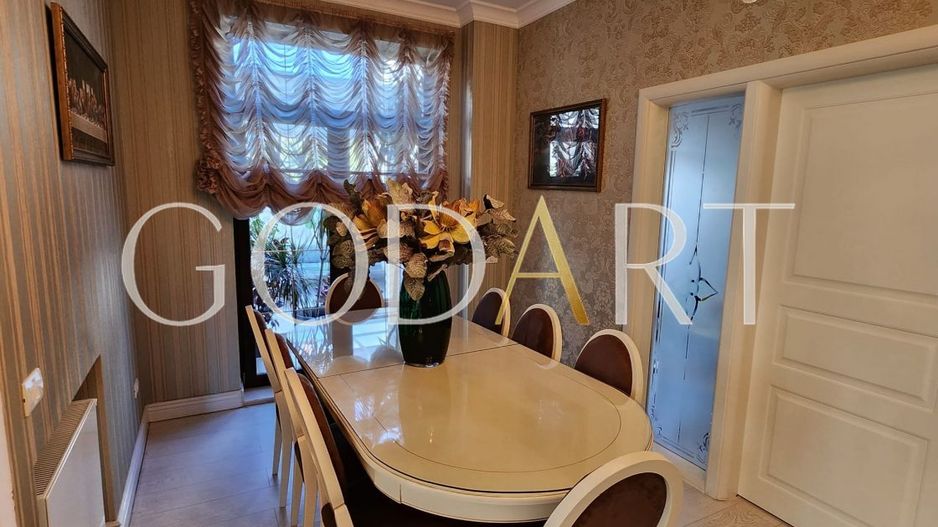 Resedinta exclusivista | Curte generoasa | Erou Iancu Nicolae - Poză 16