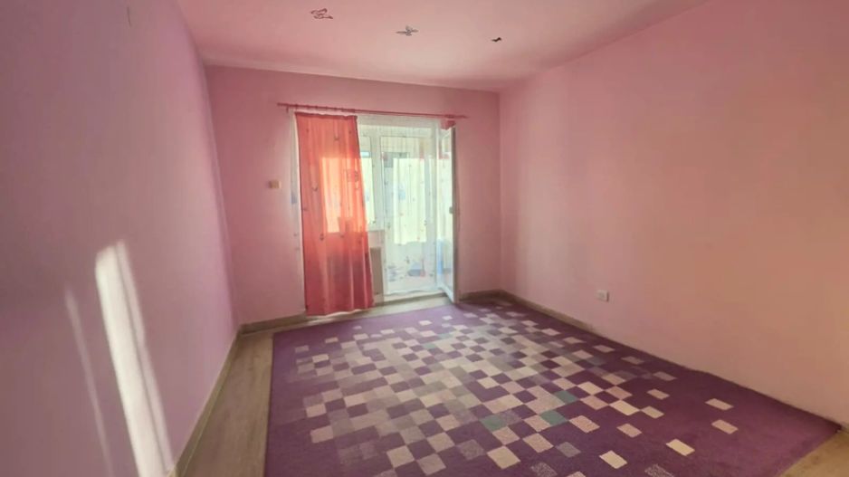 Apartament spațios cu 2 camere - zona Sântana de Mureș - Poză 1