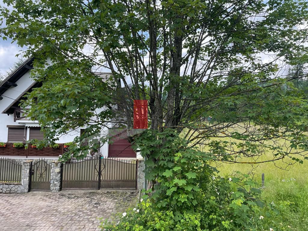 Teren statiunea Cheia, zona centrala - Poză 2