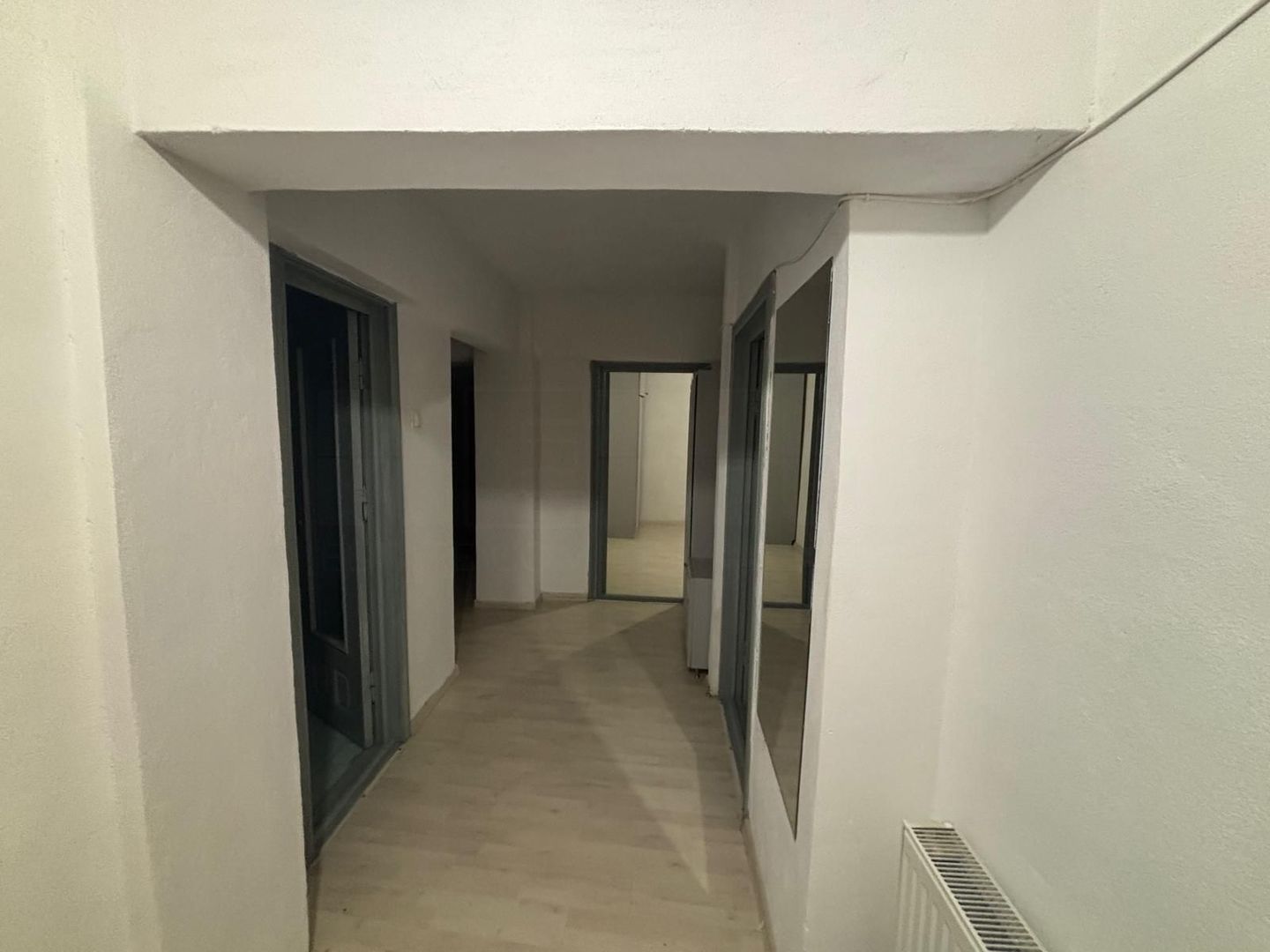 APARTAMENT 4 CAMERE | 84 MP | BOXĂ 40 MP+POD | 113 000 Euro | Suceava - Poză 1