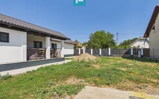 Casă cu 4 camere și teren de 738 mp - Șimand - Poză 17