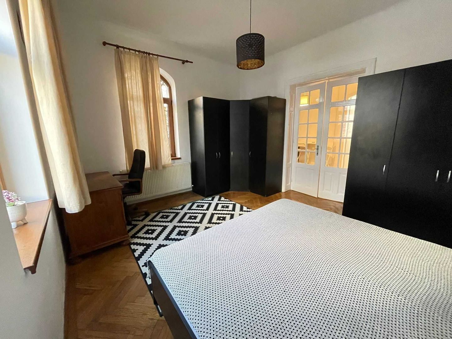 Apartament 2 camere în vilă cu grădină - Poză 3