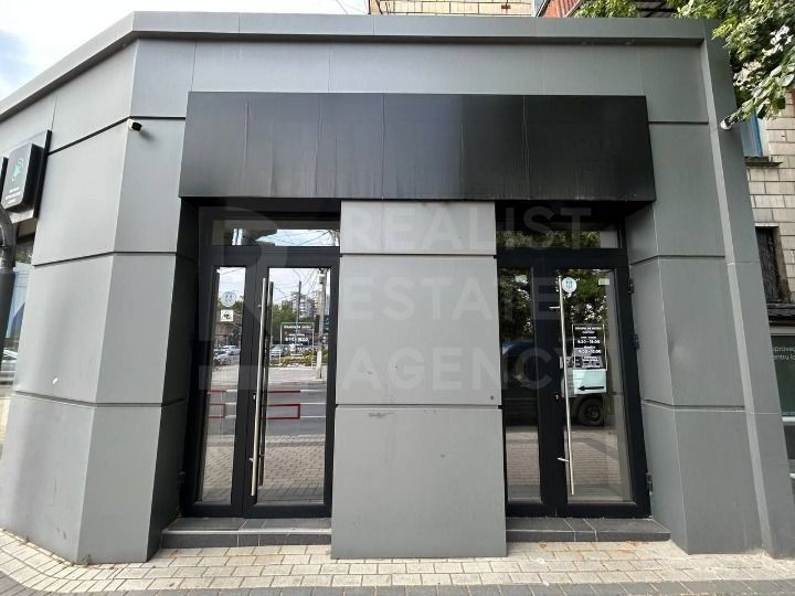 Vânzare, spațiu comercial, 370 mp, str. Mihai Viteazul, Bălți - Poză 1