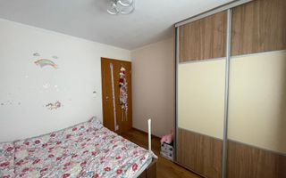 3 camere + boxa depozitare in zona Complex Studentesc, Sala Olimpia - Poză 18