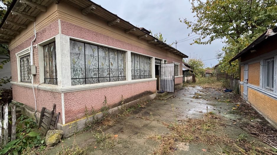 Casă + Teren 1.245 mp aproape de București (Ologeni, Prahova) - Poză 2