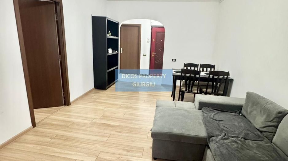Apartament 3 camere, central - Poză 1