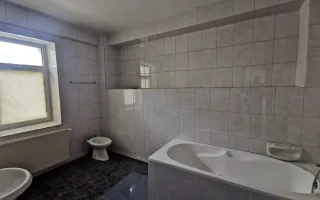 Închiriez spațiu comercial - Poză 13
