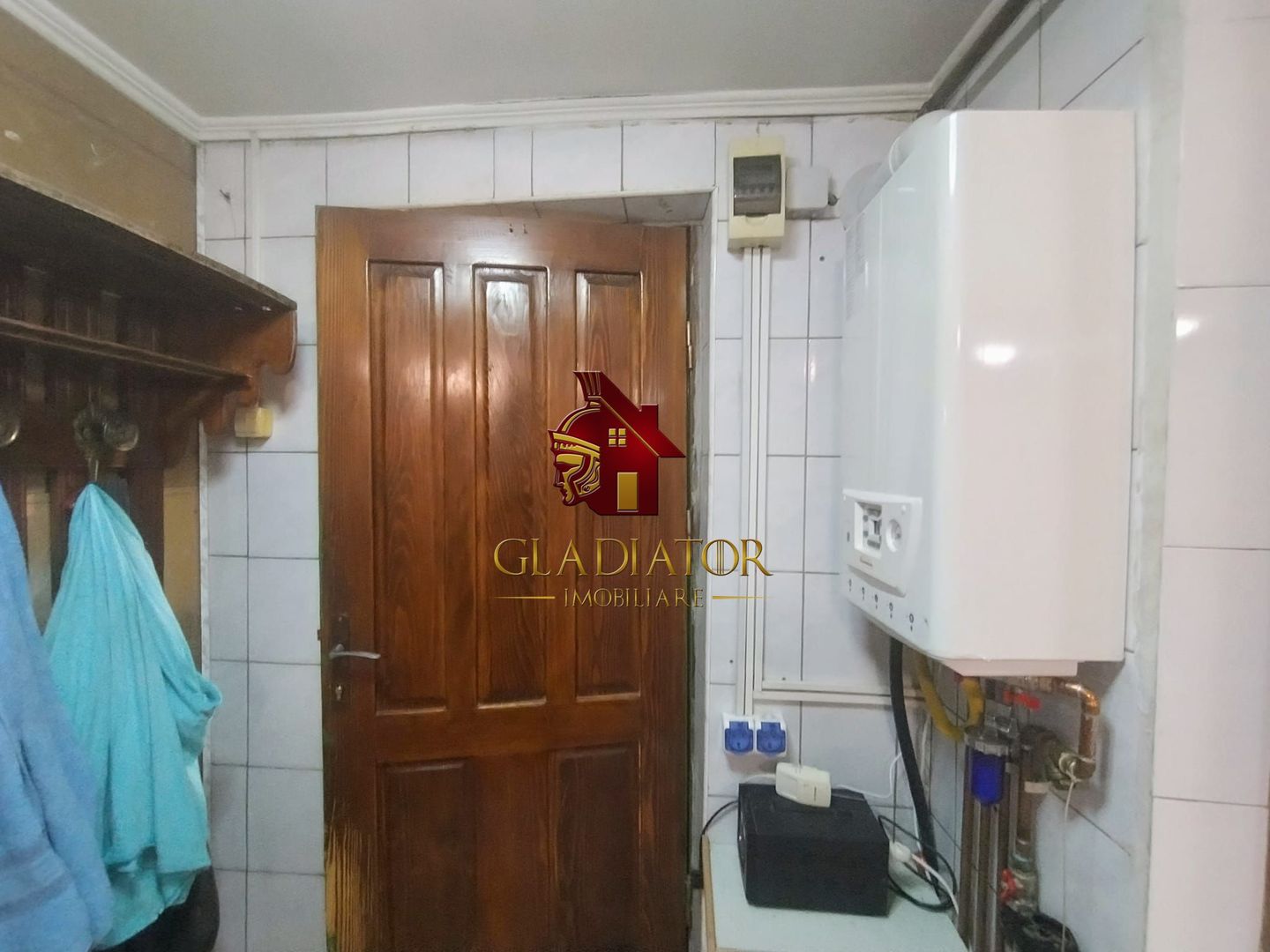 Casa cu teren 491 mp la pret de apartament cu 1 camera in Nicolina - Poză 16