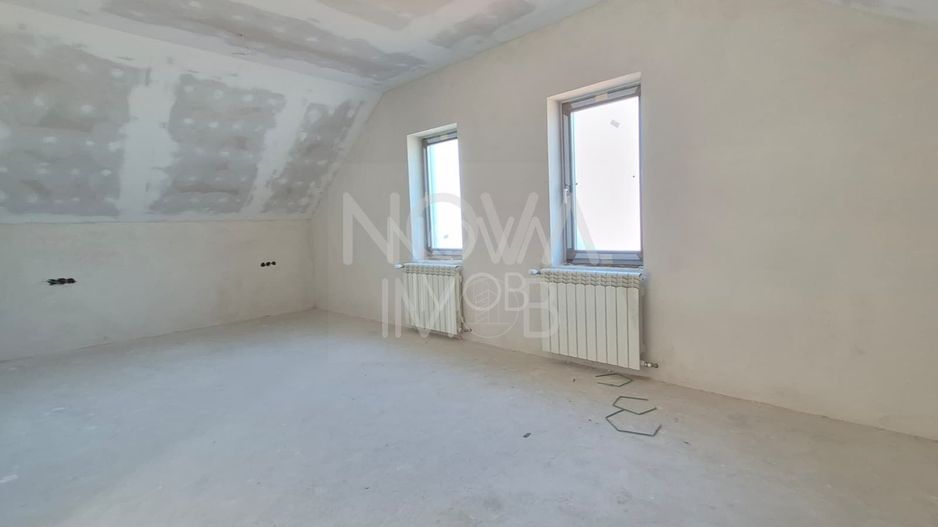 Casa generoasa cu 7 camere, 3 bai, dressing si parcare – Sura Mica - Poză 17