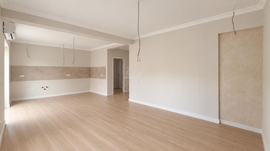 Duplex cu 5 camere - 3 bai. Finisaje Premium. Toate utilitatile. Asfalt. - Poză 5