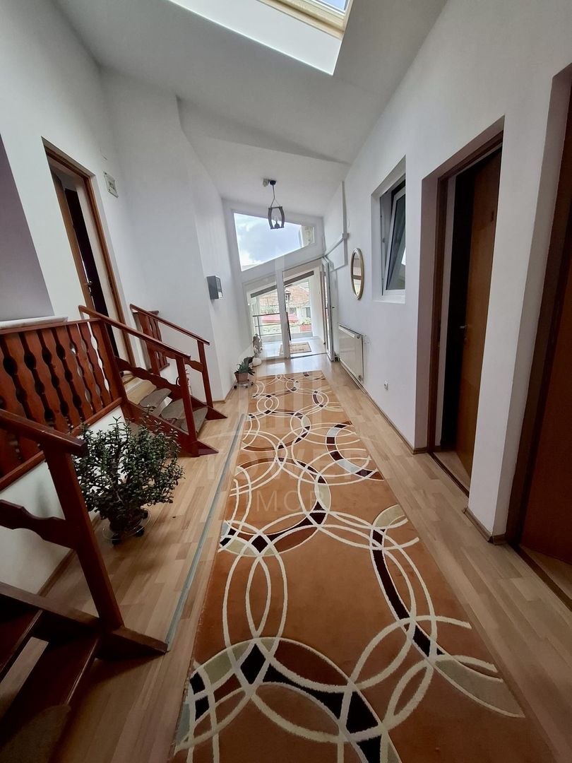 Casă de vânzare în Lazaret – ideală pentru familie sau investiție! - Poză 7