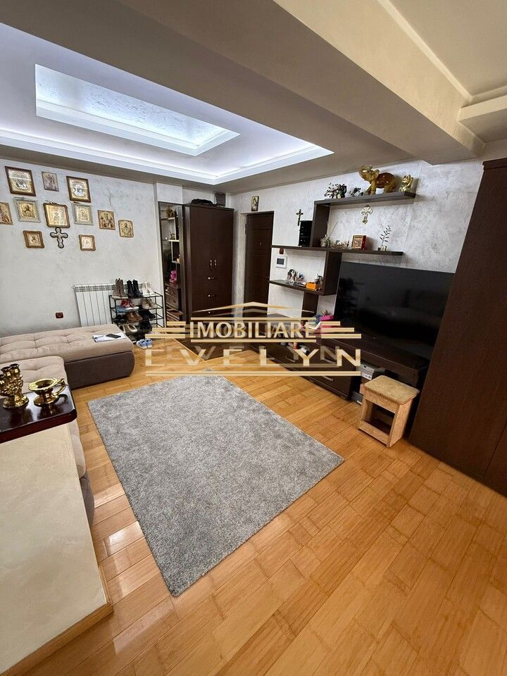 Apartament 3 camere, etaj 1, Str. Miorita - Poză 2