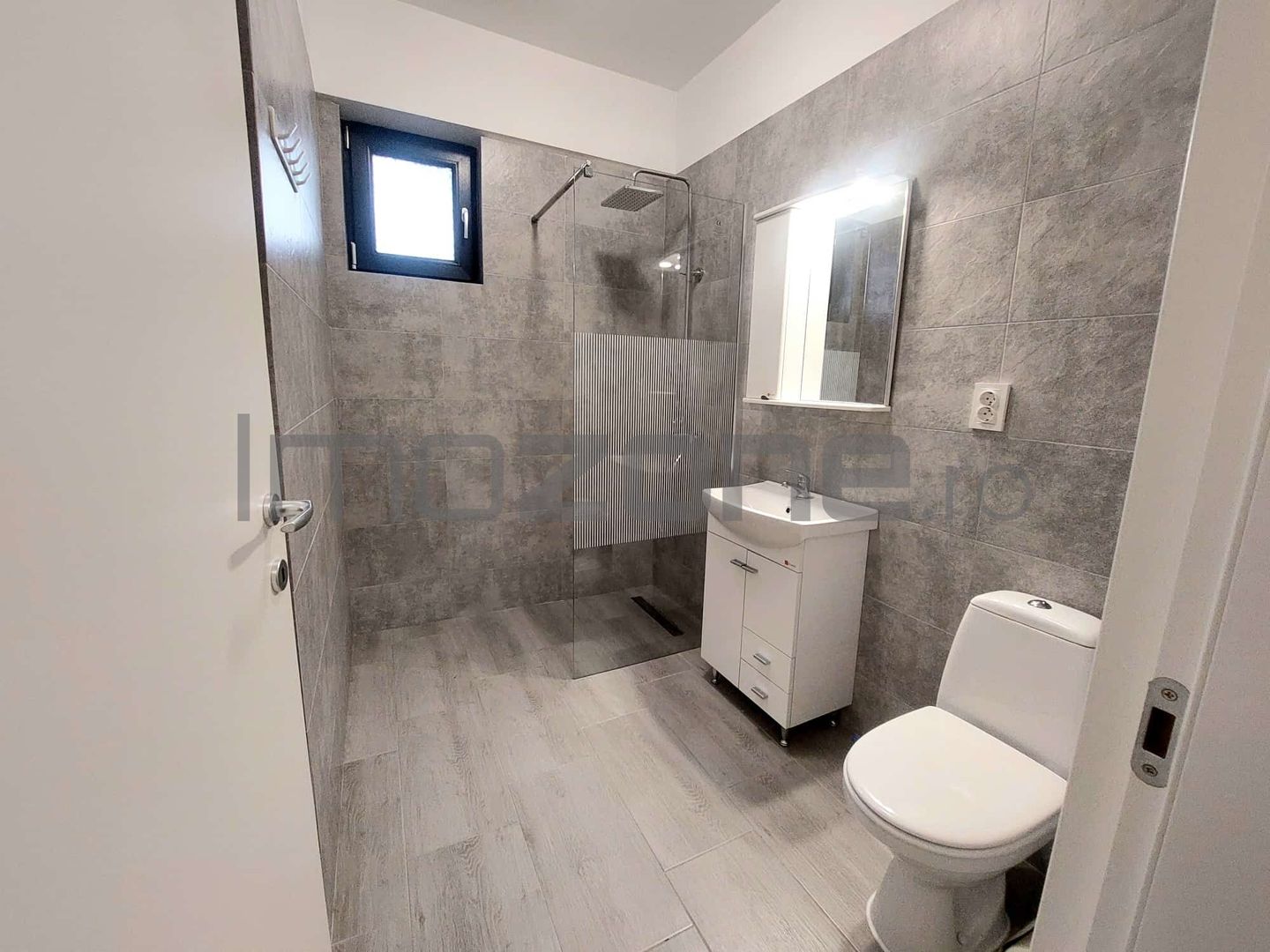 Garsoniera, 42 mp, decomandata, bucatarie 11 mp, mobilata/utilata - Poză 5