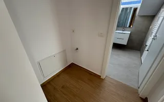 Langa mijloc de transport. 1 loc de parcare in CF. TVA 21% inclus. - Poză 13