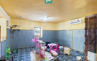 Casă spațioasă cu teren de 2.160 mp. Zerindu Mic - Poză 16