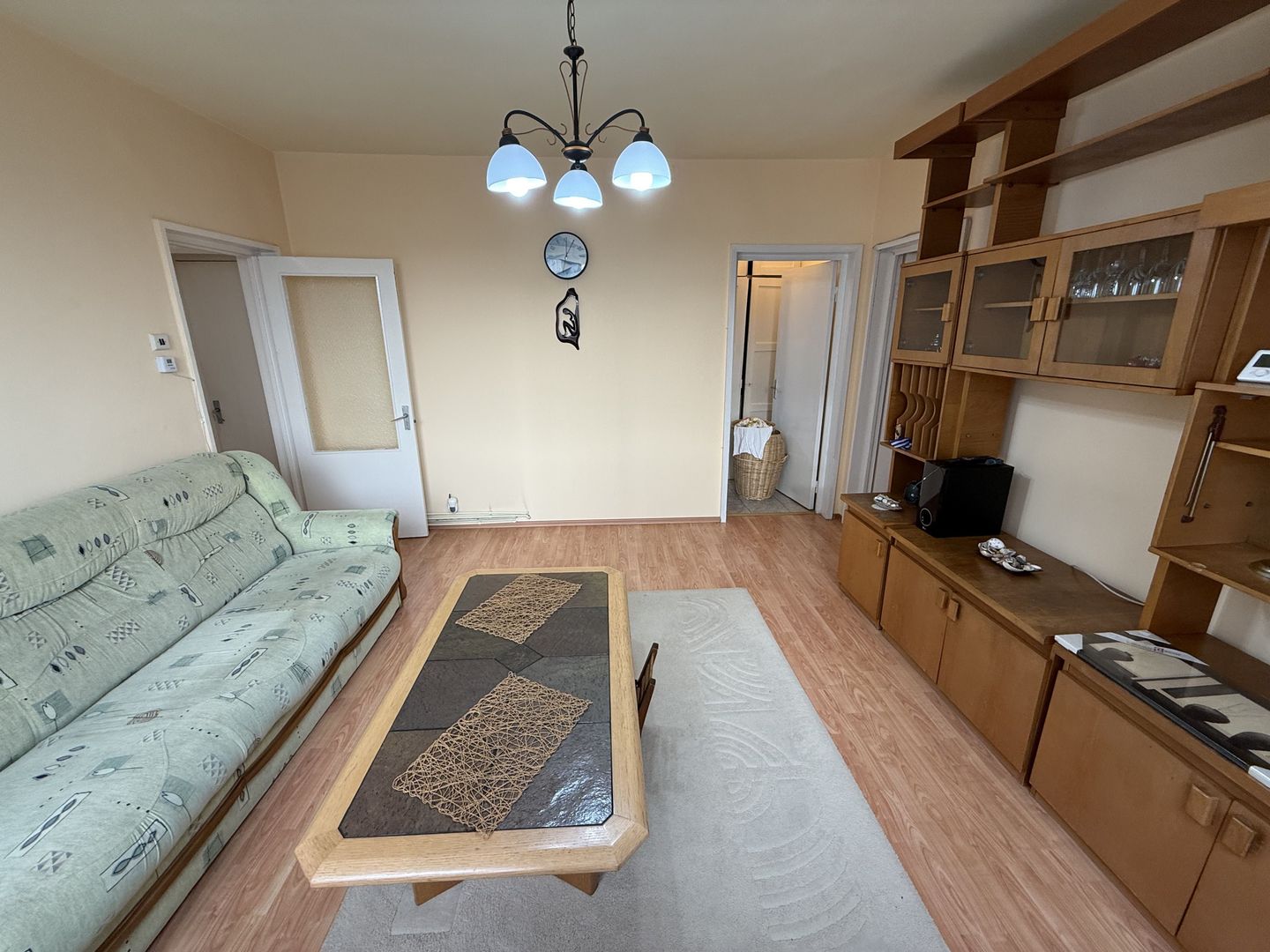Apartament 3 camere 60 mp etaj 2 - Campina ,langa OMV - Poză 2