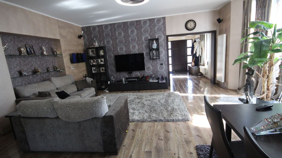 Ideala pentru o familie - Poză 12