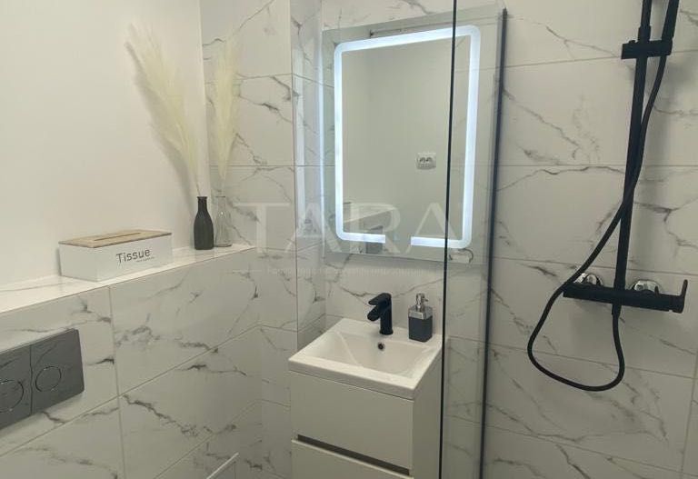 Apartament 1 cameră renovat, complet, mobilat și utilat, de inchiriat. - Poză 5