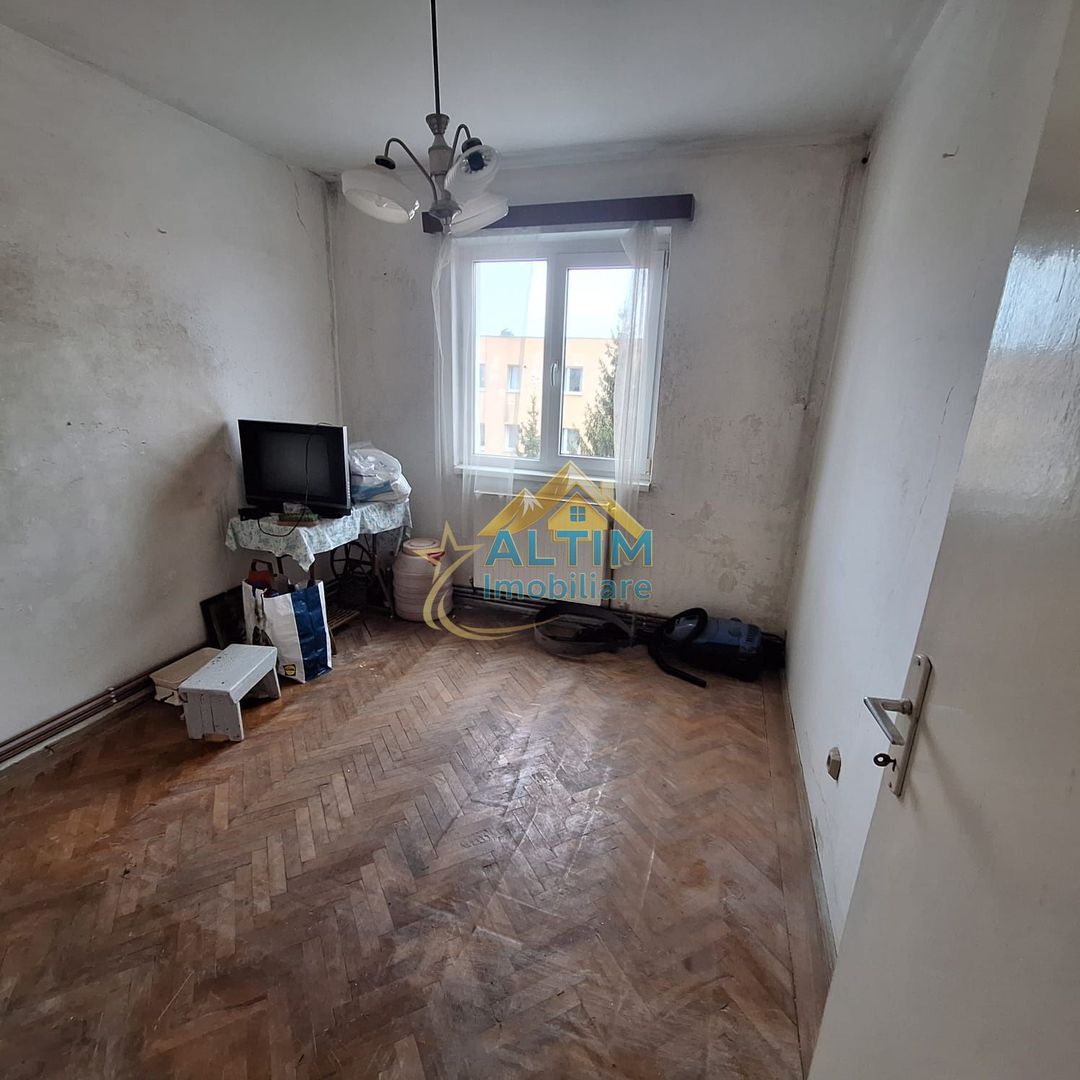Apartament 2 camere, cartierul Florilor - NECESITĂ RENOVARE - Poză 3